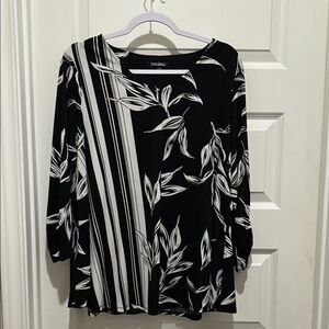 Roz & Ali Black and White Asymmetrical Blouse